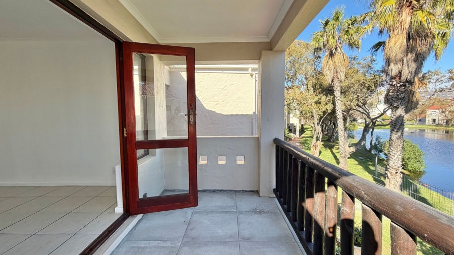 2 Bedroom Property for Sale in Greenways Golf Estate Western Cape